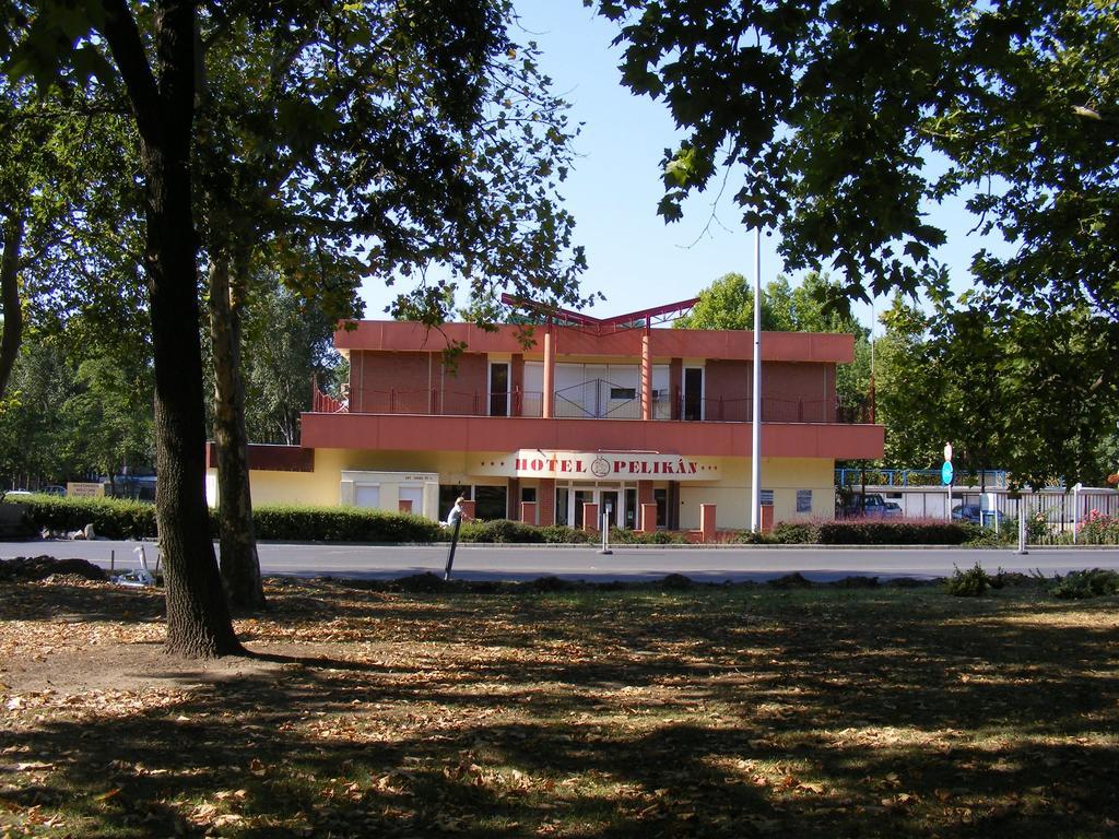 Hotel Pelikan Hódmezővásárhely Eksteriør billede