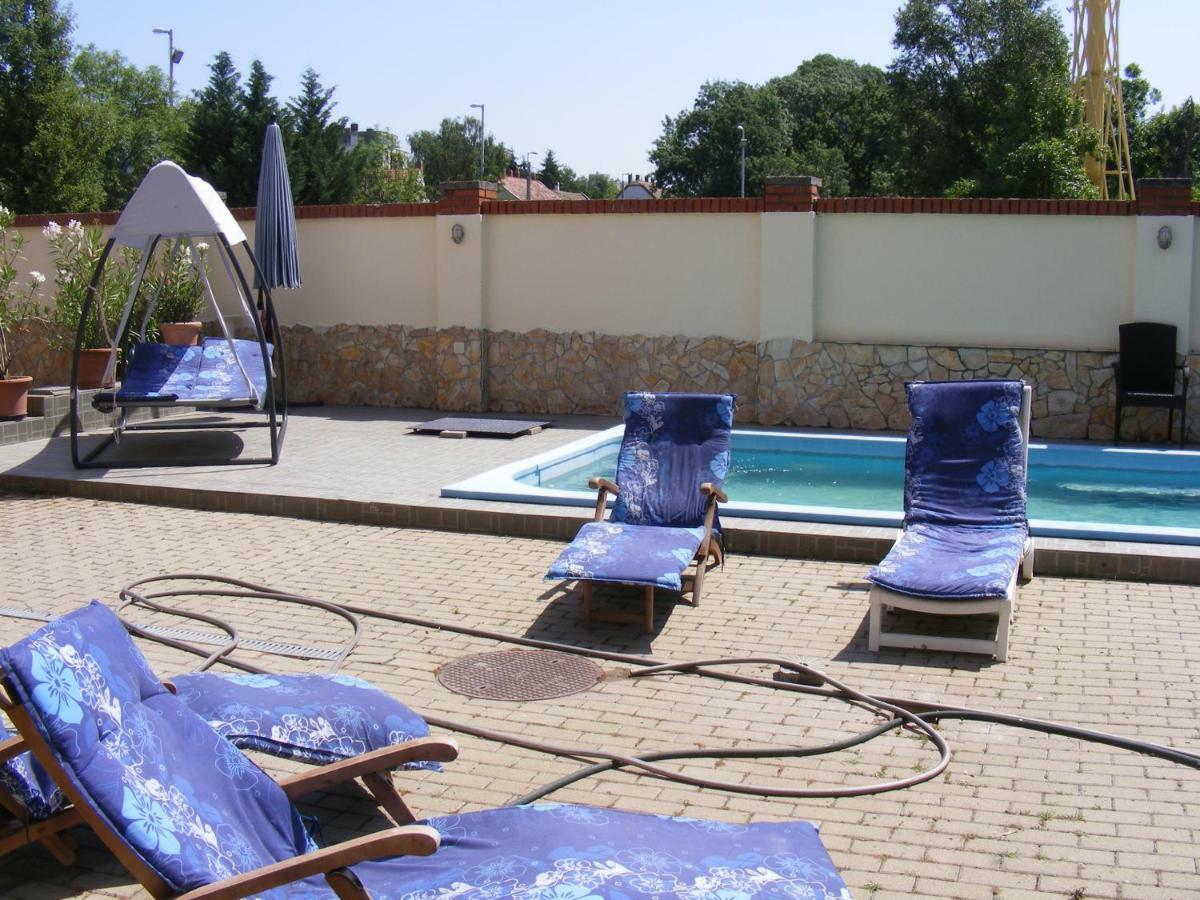 Hotel Pelikan Hódmezővásárhely Eksteriør billede