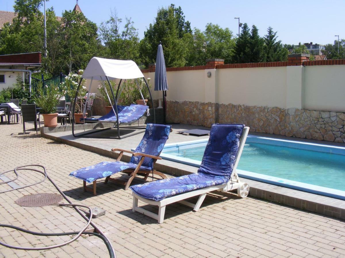 Hotel Pelikan Hódmezővásárhely Eksteriør billede