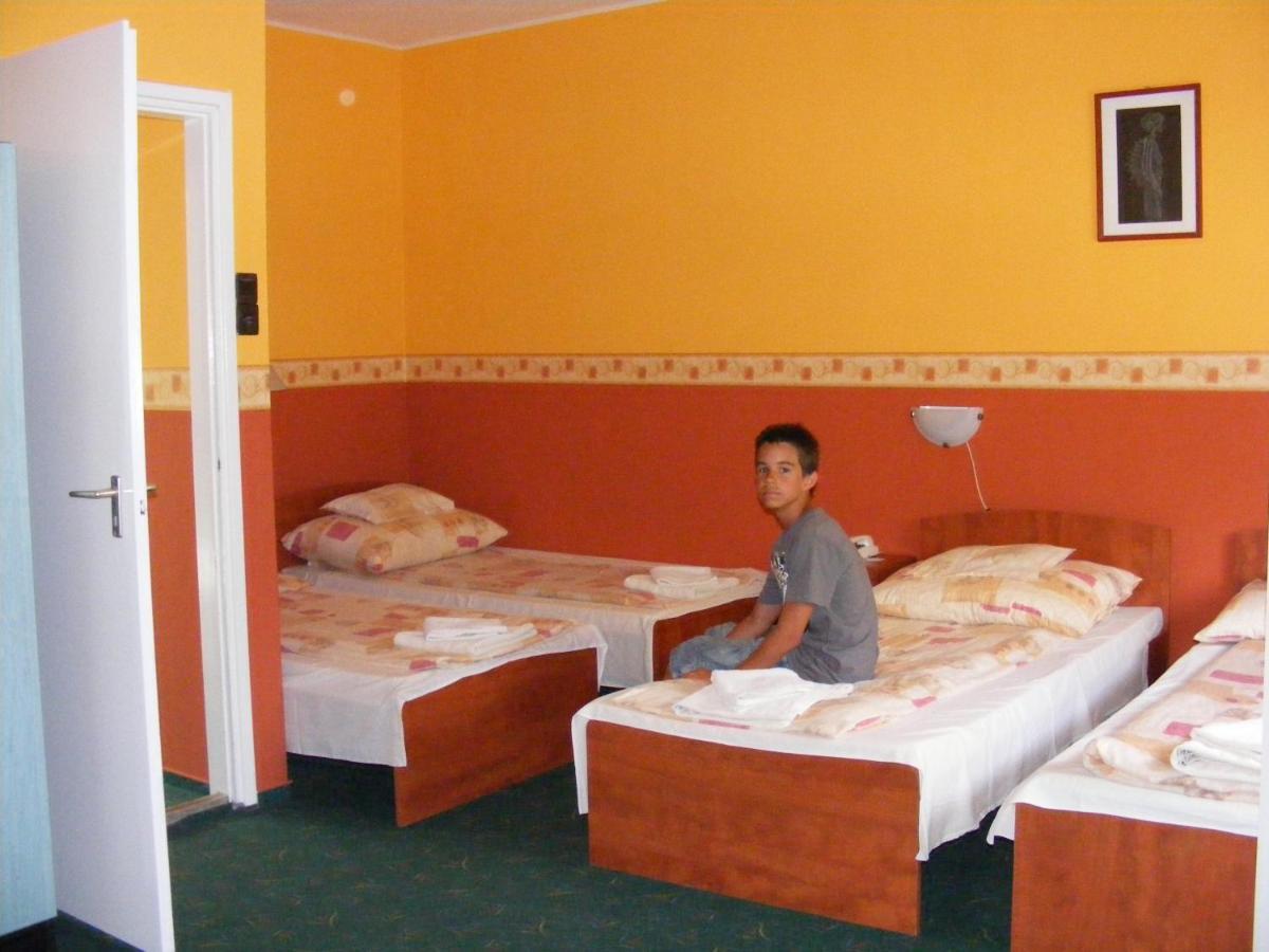 Hotel Pelikan Hódmezővásárhely Eksteriør billede