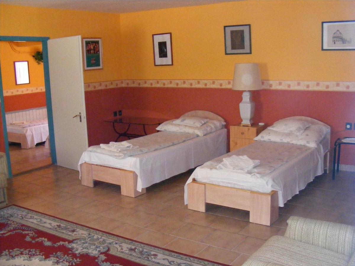 Hotel Pelikan Hódmezővásárhely Eksteriør billede