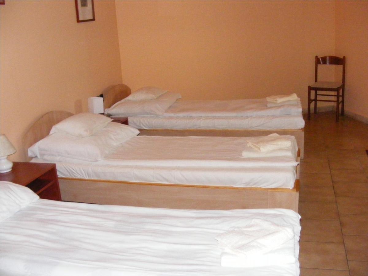 Hotel Pelikan Hódmezővásárhely Eksteriør billede